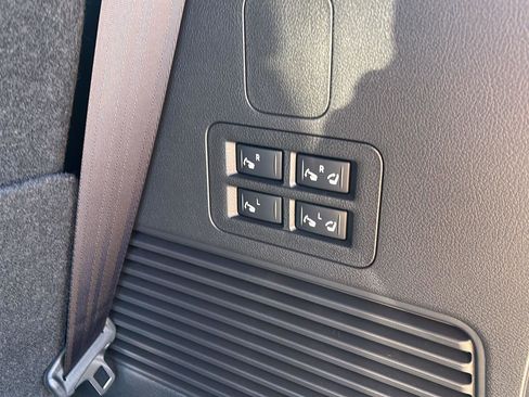 New 2026 Nissan Armada SL w/ Captain's Chari Seat Package image 11