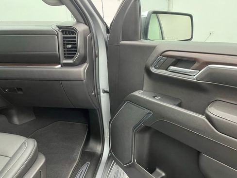 Used 2023 GMC Sierra 1500 SLT image 26