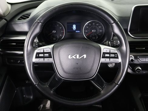 Used 2022 Kia Telluride LX image 39