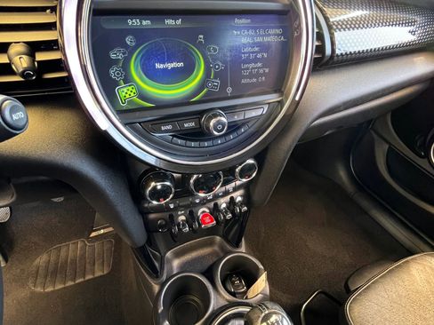 Used 2015 MINI Cooper S w/ Mini Wired Pack image 20