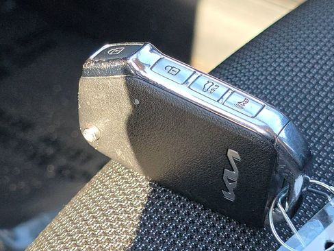 Used 2023 Kia Forte LXS w/ LXS Technology Package image 32