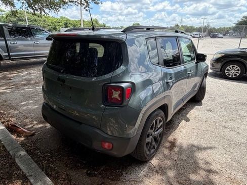 Used 2018 Jeep Renegade Altitude FWD image 3