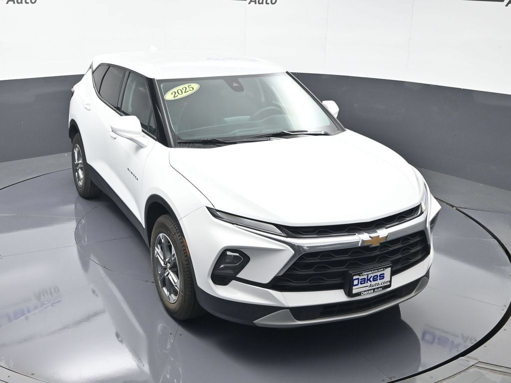 Used 2025 Chevrolet Blazer LT AWD/4WD image 46