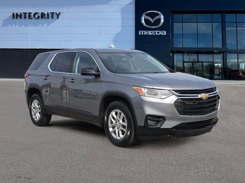 Used 2020 Chevrolet Traverse LS FWD image 2