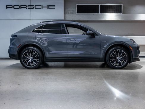 Certified 2025 Porsche Macan Electric RWD image 9