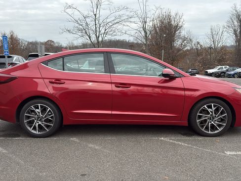 Used 2020 Hyundai Elantra Limited image 2