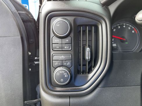 Used 2023 Chevrolet Silverado 1500 Custom AWD/4WD image 17