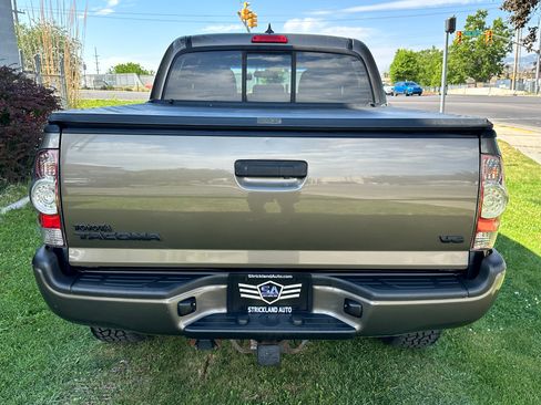 Used 2015 Toyota Tacoma 4x4 Double Cab w/ TRD Sport Package image 6
