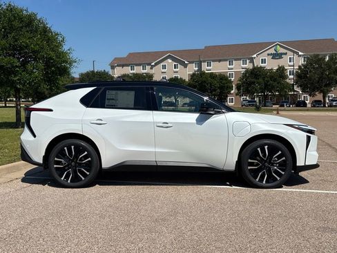 New 2026 Toyota bZ FWD image 5