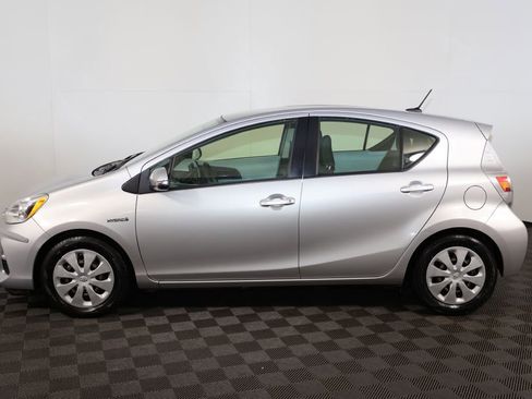 Used 2012 Toyota Prius C image 5