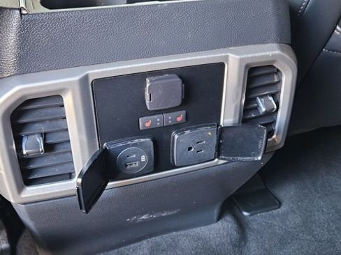 Used 2022 Ford F250 Platinum image 18