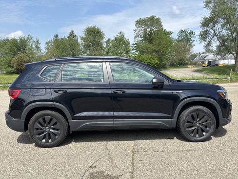 Used 2022 Volkswagen Taos S AWD/4WD image 2