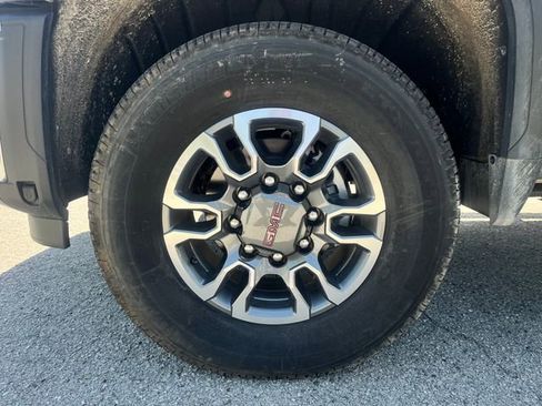 Used 2025 GMC Sierra 2500 SLT w/ SLT Premium Package image 9