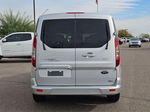 Used 2022 Ford Transit Connect XLT image 5