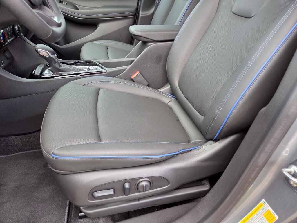 Used 2025 Buick Encore GX Sport Touring w/ Comfort Package FWD image 10
