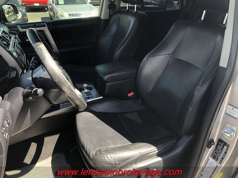 Used 2014 Toyota 4Runner Limited image 11