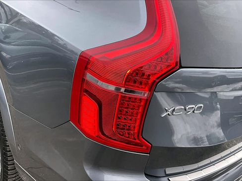 Used 2017 Volvo XC90 T6 Momentum w/ Vision Package image 27