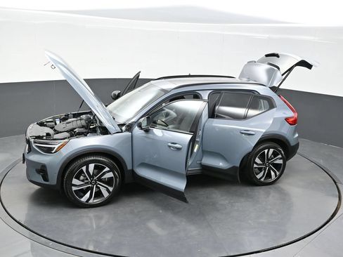 Used 2023 Volvo XC40 B5 Ultimate w/ Protection Package Premier AWD/4WD image 45