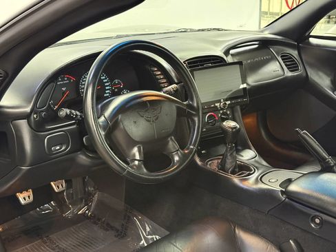 Used 1999 Chevrolet Corvette Coupe RWD image 12