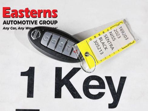 Used 2023 Nissan Sentra SR w/ SR Premium Package image 26