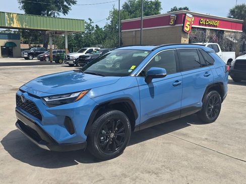 Used 2023 Toyota RAV4 SE w/ Convenience Package AWD/4WD image 15