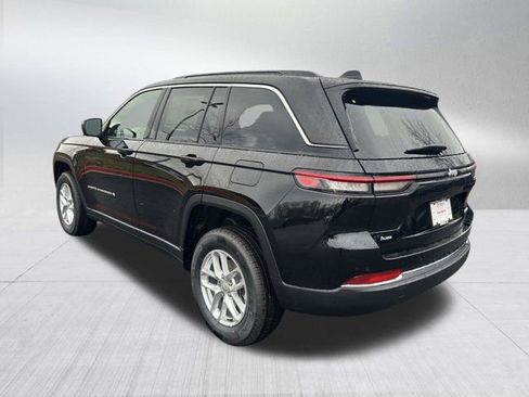 New 2025 Jeep Grand Cherokee Laredo image 7