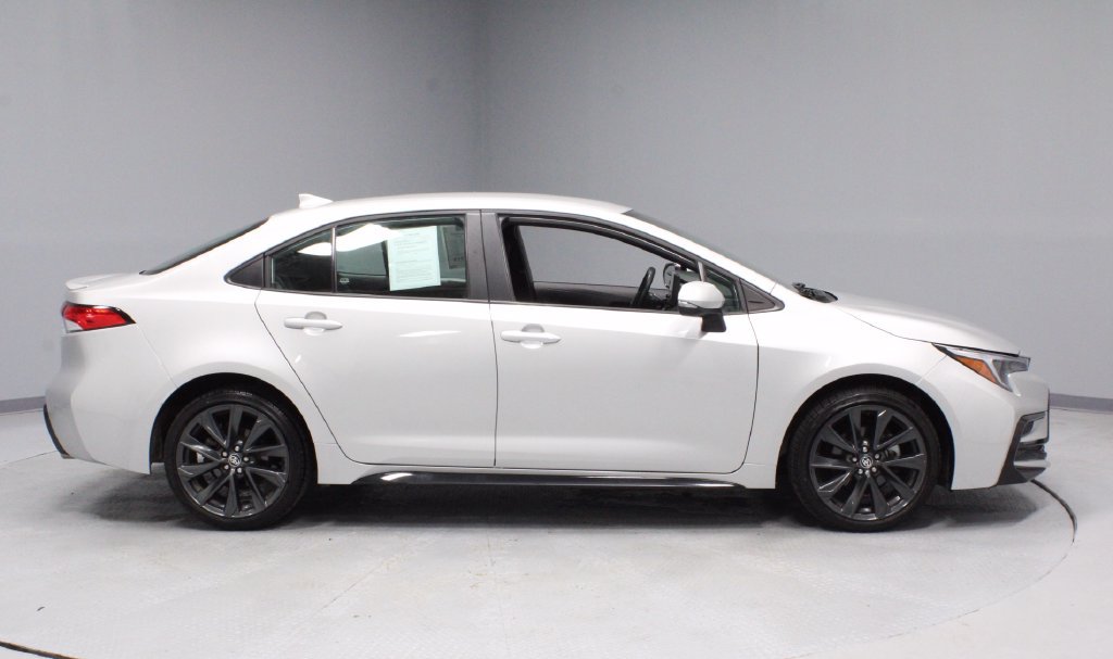 Used 2025 Toyota Corolla SE FWD image 9
