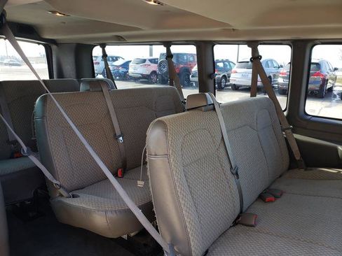 Used 2009 GMC Savana 3500 Extended Passenger w/ LT Preferred Equipment Group image 14