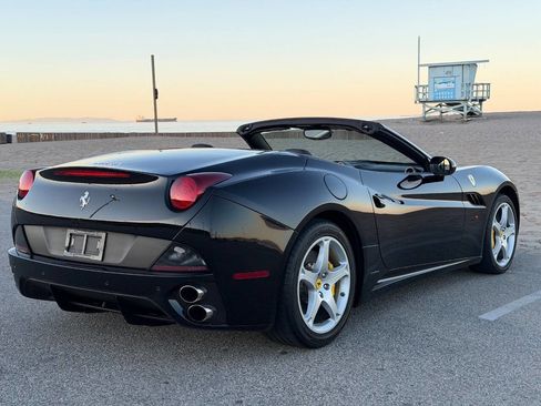 Used 2010 Ferrari California Base 2dr Convertible image 37
