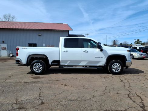 Used 2025 Chevrolet Silverado 2500 LT w/ Convenience Package image 7
