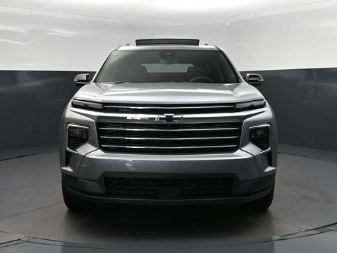 New 2026 Chevrolet Traverse LT w/ Sun and Wheel Package FWD image 10