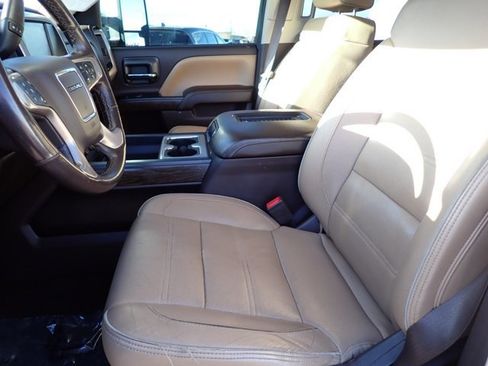 Used 2017 GMC Sierra 2500 Denali w/ Duramax Plus Package image 9