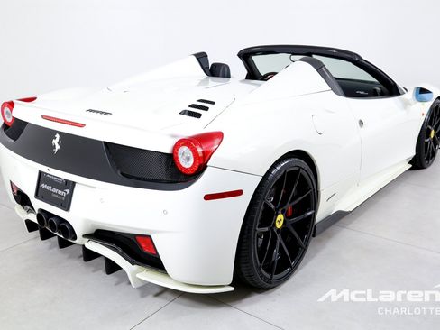 Used 2014 Ferrari 458 Spider RWD image 9