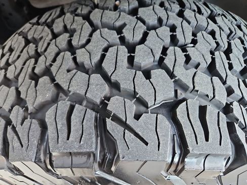 Used 2023 Jeep Wrangler Sport S image 32