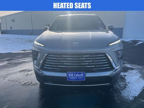 Used 2025 Buick Enclave Preferred image 9