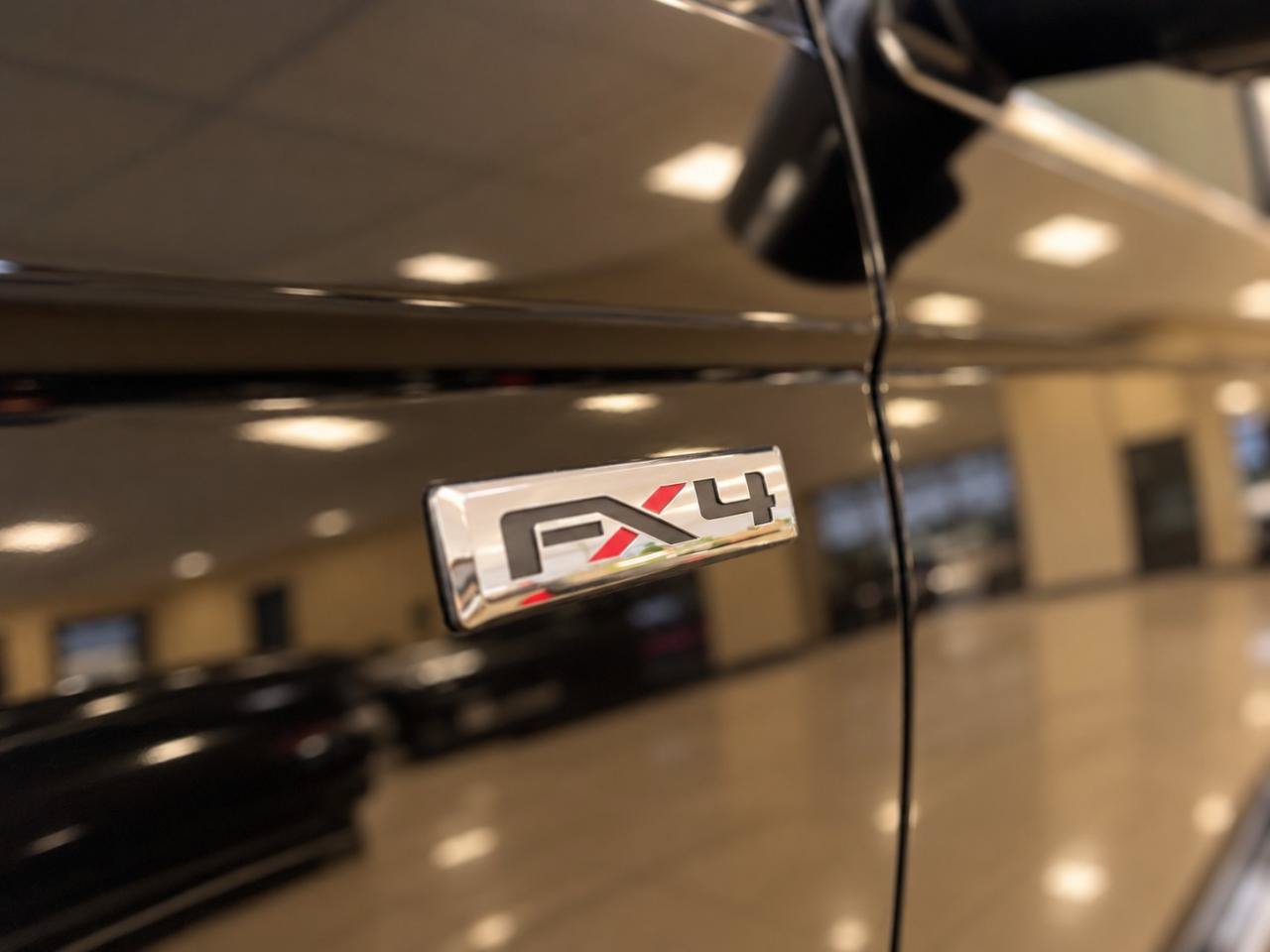 Used 2019 Ford Expedition XLT w/ Equipment Group 202A AWD/4WD image 10