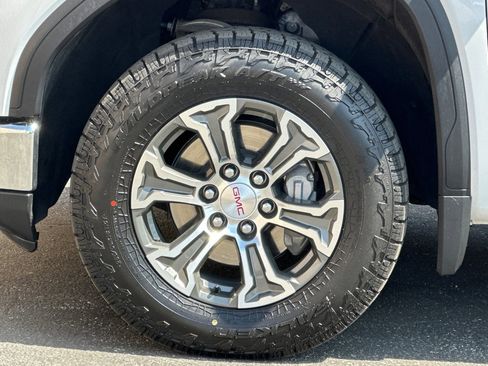 Used 2025 GMC Sierra 1500 SLT AWD/4WD image 27