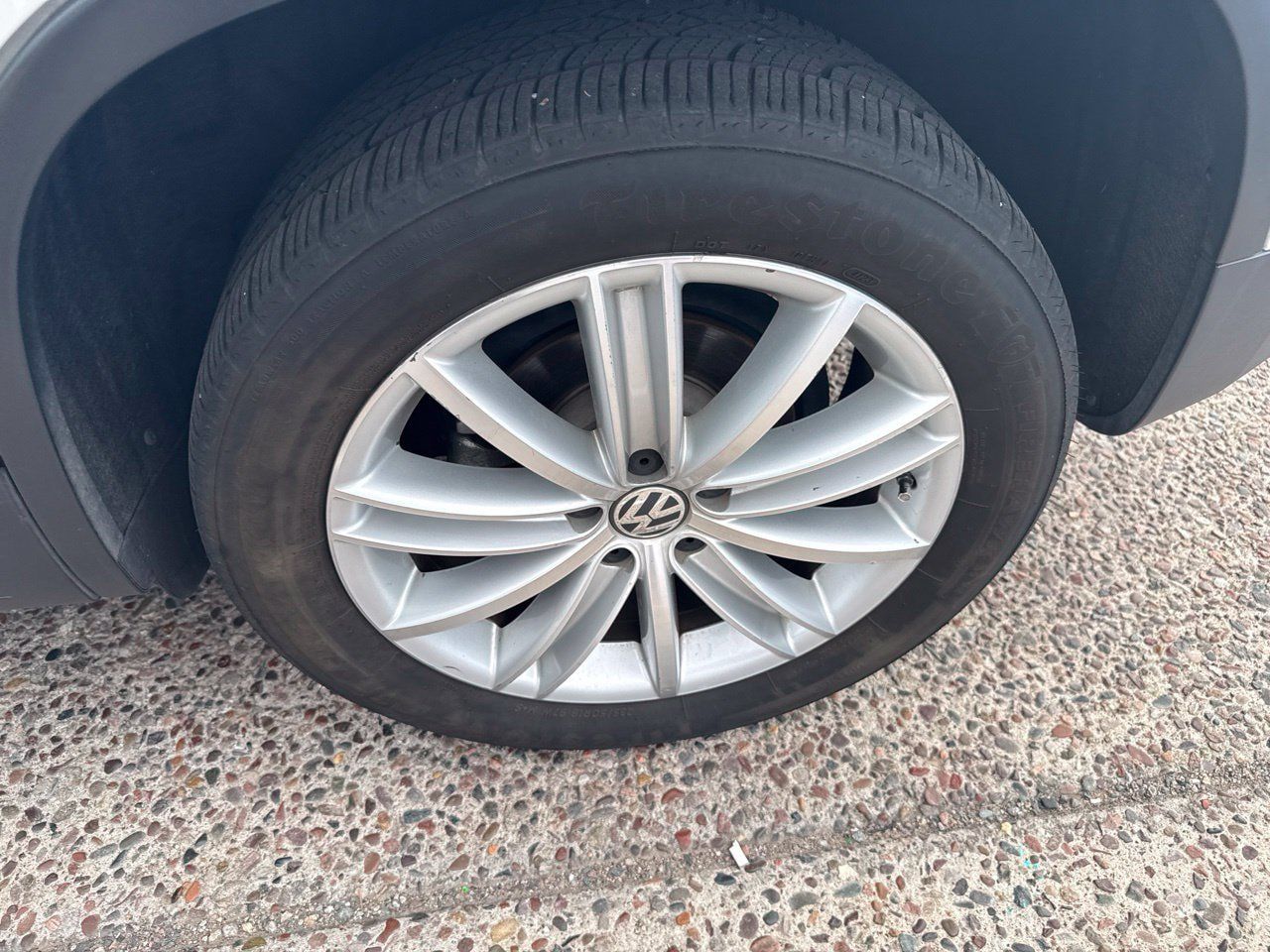 Used 2013 Volkswagen Tiguan S FWD image 4