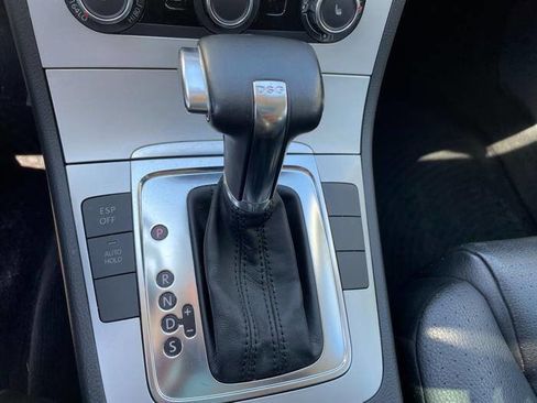 Used 2010 Volkswagen Passat Komfort FWD image 37