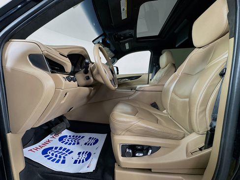 Used 2019 Cadillac Escalade ESV Platinum AWD/4WD image 22