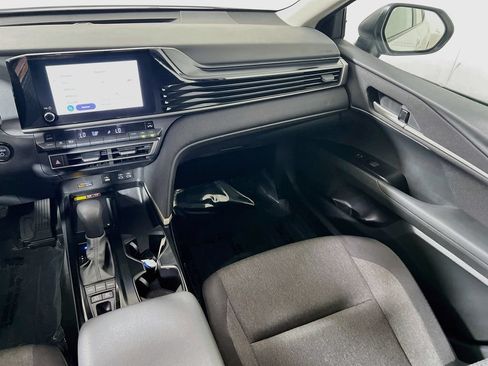 Used 2025 Toyota Camry LE FWD image 20