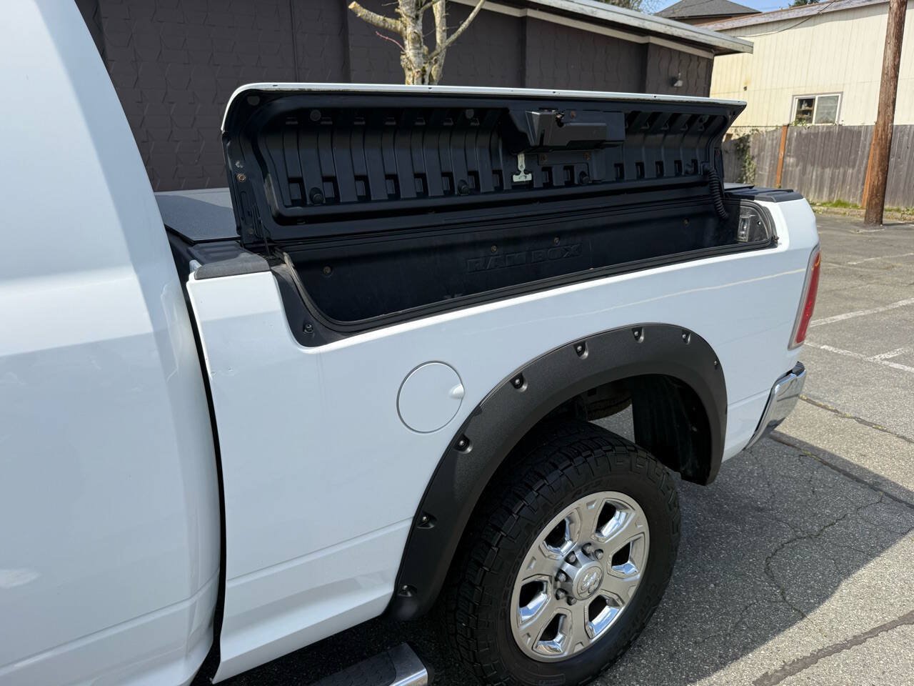 Used 2015 RAM 2500 Limited AWD/4WD image 38