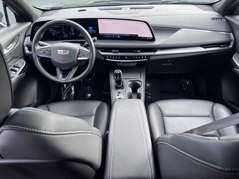 Used 2025 Cadillac XT4 Premium Luxury FWD image 25