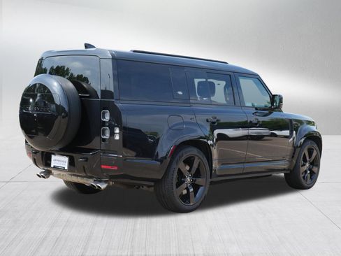 Used 2024 Land Rover Defender 130 V8 AWD/4WD image 5