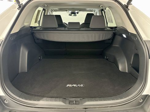Used 2024 Toyota RAV4 XLE w/ Convenience Package AWD/4WD image 31