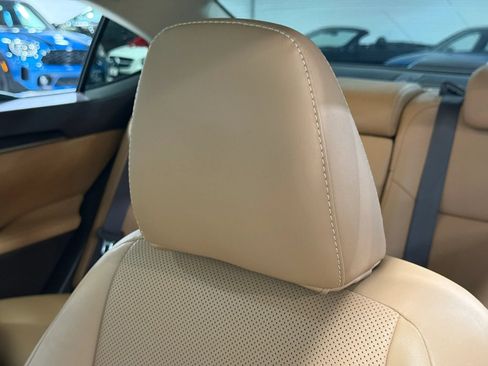 Used 2017 Lexus ES 350 w/ Premium Package FWD image 18