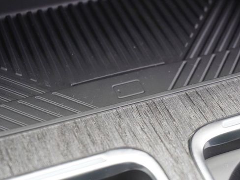 New 2025 BMW 740i w/ Executive Package image 10