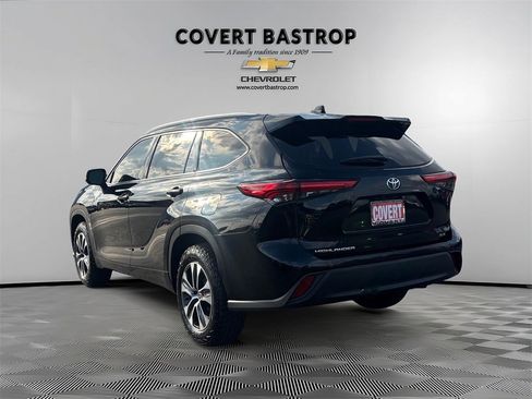 Used 2022 Toyota Highlander XLE image 5