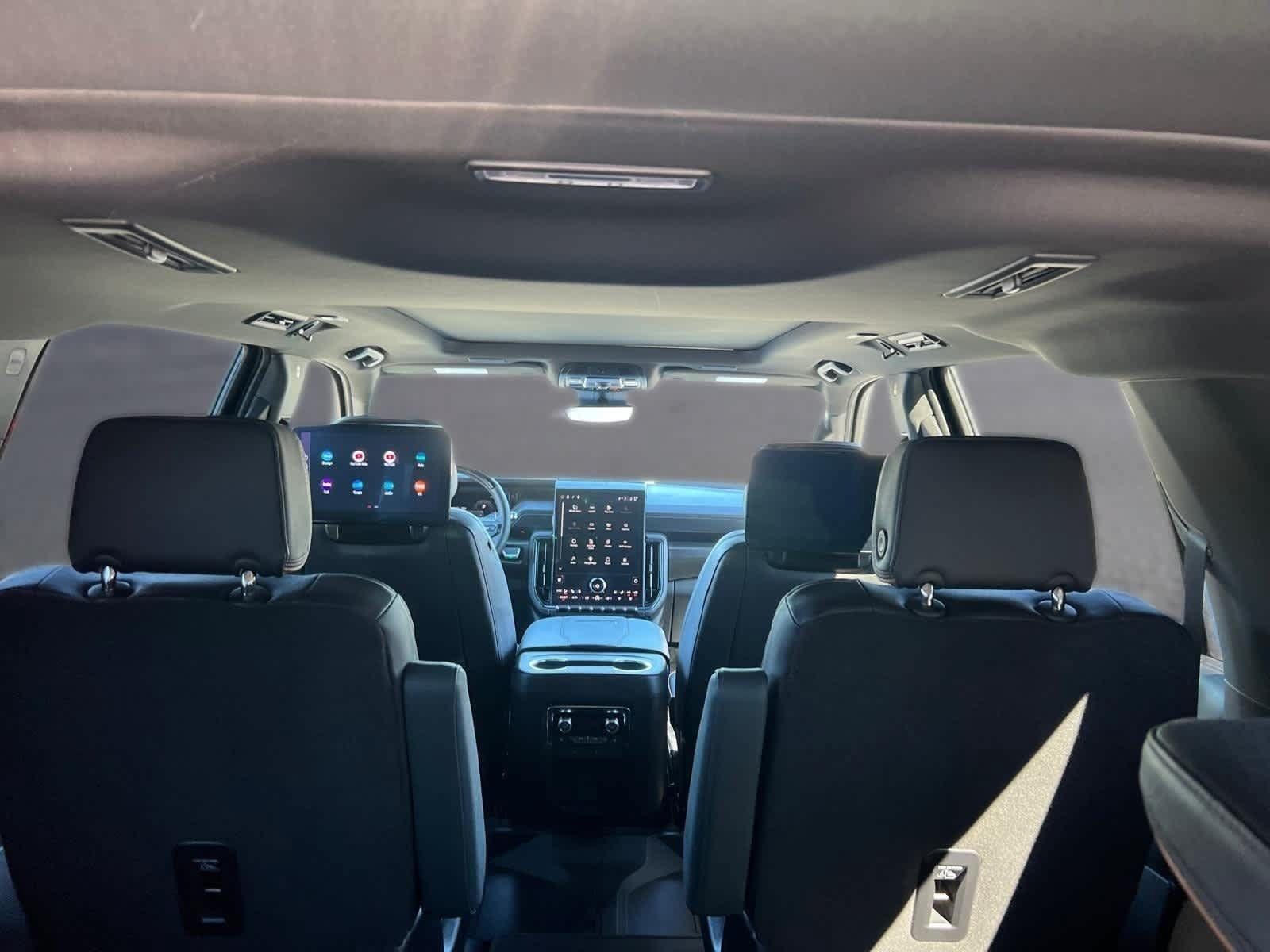 Used 2025 GMC Yukon XL AT4 w/ AT4 Premium Plus Package AWD/4WD image 36