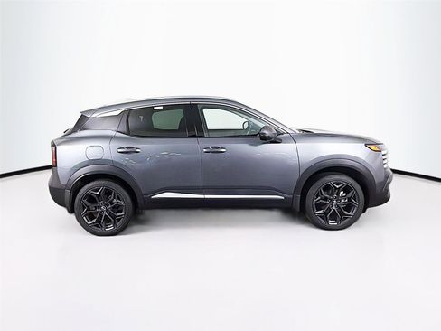 Used 2025 Nissan Kicks SR w/ Interior Electronics Package AWD/4WD image 8
